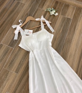 VÁY TRẮNG 2 DÂY CÚP NGỰC ĐUÔI CÁ