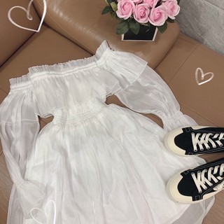 đầm trắng trễ vai bèo