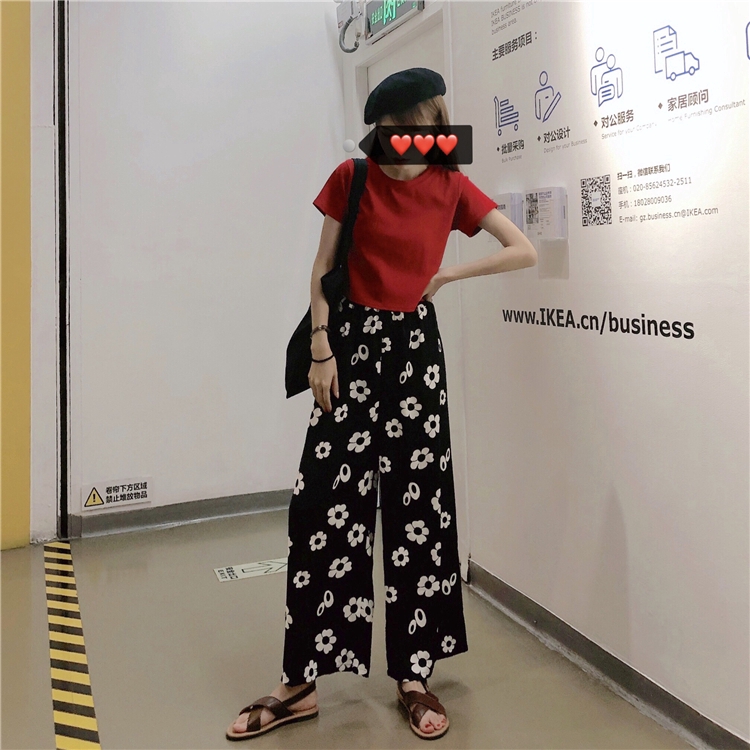 [Mã FAMAYWA giảm 10K đơn 50K] Quần ống suông dáng rộng màu đen vải mỏng dành cho nữ | BigBuy360 - bigbuy360.vn