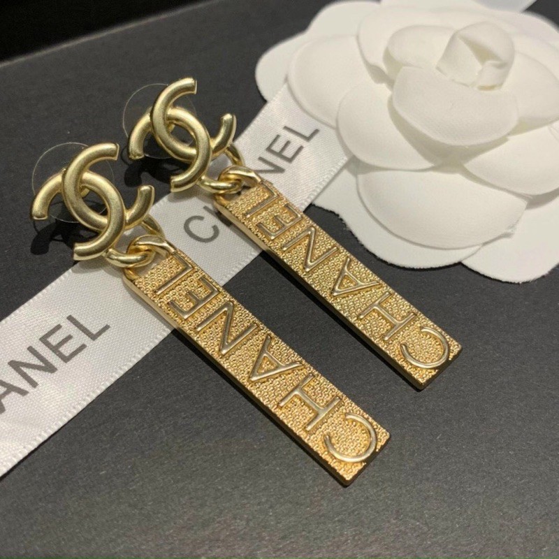 Khuyên tai CN hàng QCCC