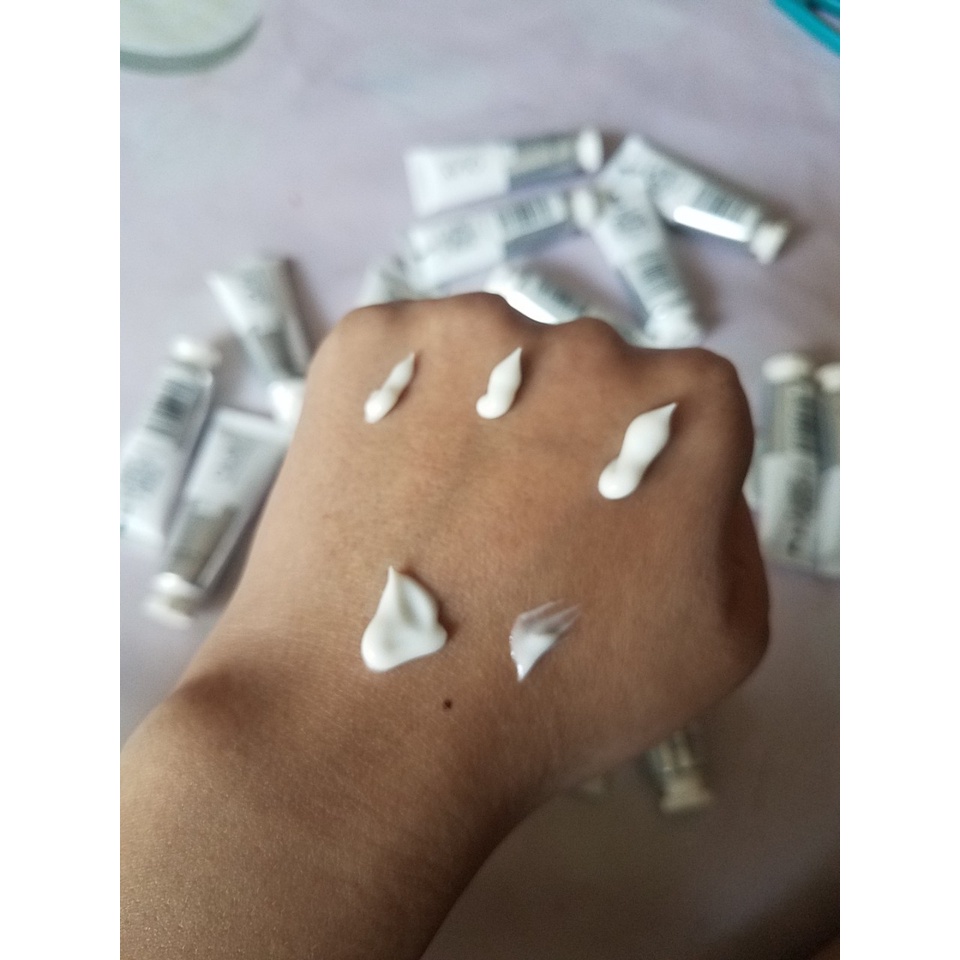 Kem dưỡng da tay Olay Niacinamide 10ml