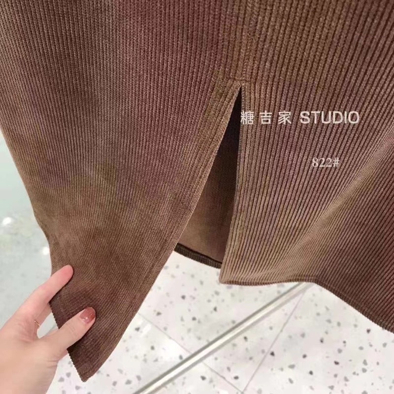 Chân váy dài nhung tăm free size cạp chun dễ mặc lên dáng siêu xinh | BigBuy360 - bigbuy360.vn