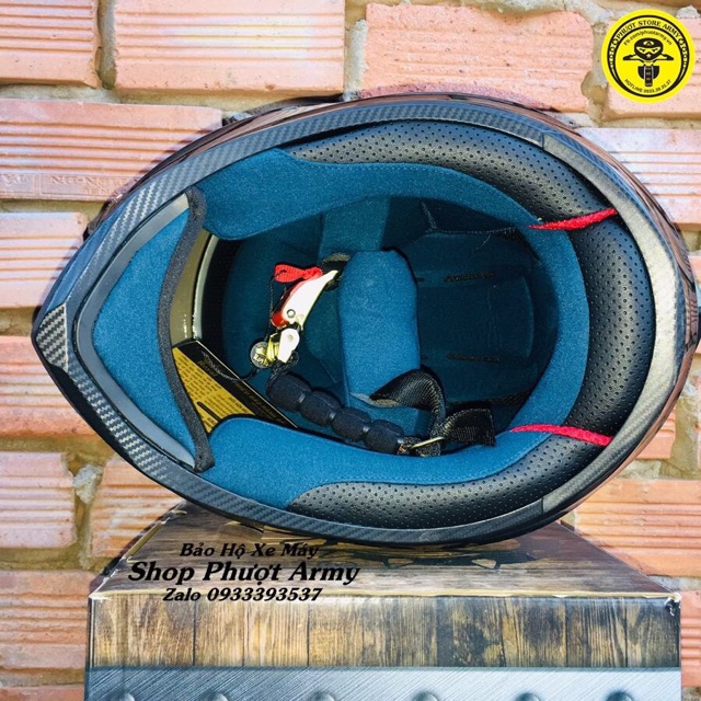 Mũ bảo hiểm Royal 138b đen bóng tặng thay kính khói