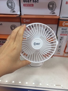 Quạt sạc mini để bàn Comet