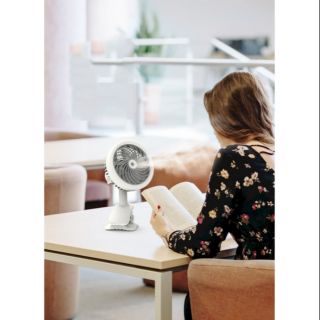 Quạt tích điện phun sương mini . đảo chiều. Pin hơn 3h. 3 phím chức năng