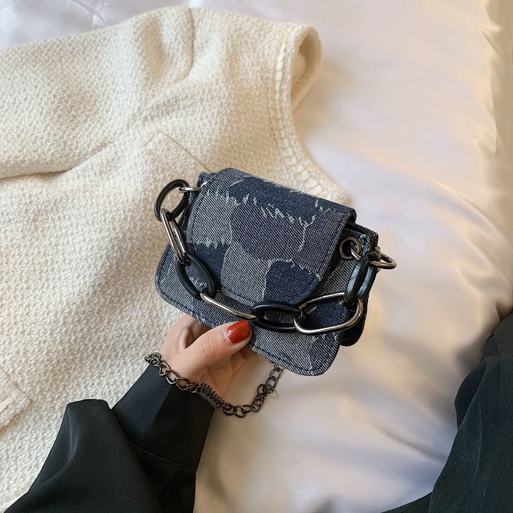 Túi Đeo Chéo Denim Dáng Vuông Nhỏ Phối Dây Xích Thời Trang Mùa Hè Hàn Quốc 2021