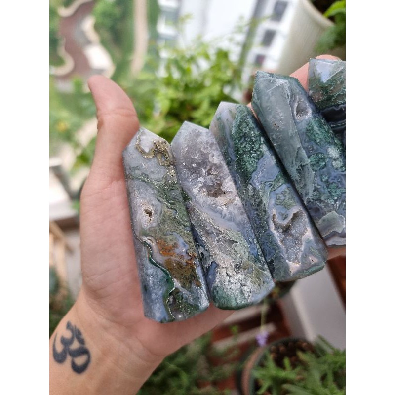 Trụ đá thanh tẩy Moss Agate (mã não rêu), trụ đá phong thủy dùng trong Tarot, Reiki, thiền định