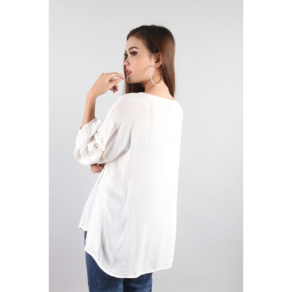 Áo kiểu đục lỗ thân &amp;amp; tay, dây tua cổ Ana