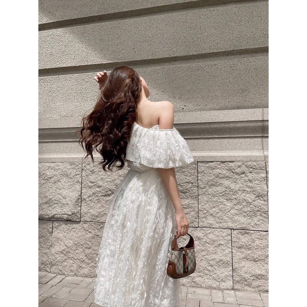 ĐẦM REN XÙ TRẮNG LỆCH VAI