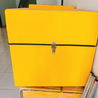 Thùng chở hàng nhựa composite có ba ga xe