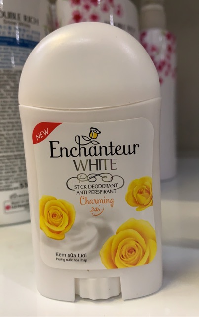 Sáp khử mùi Enchanteur Duluxe Charming chai 40g