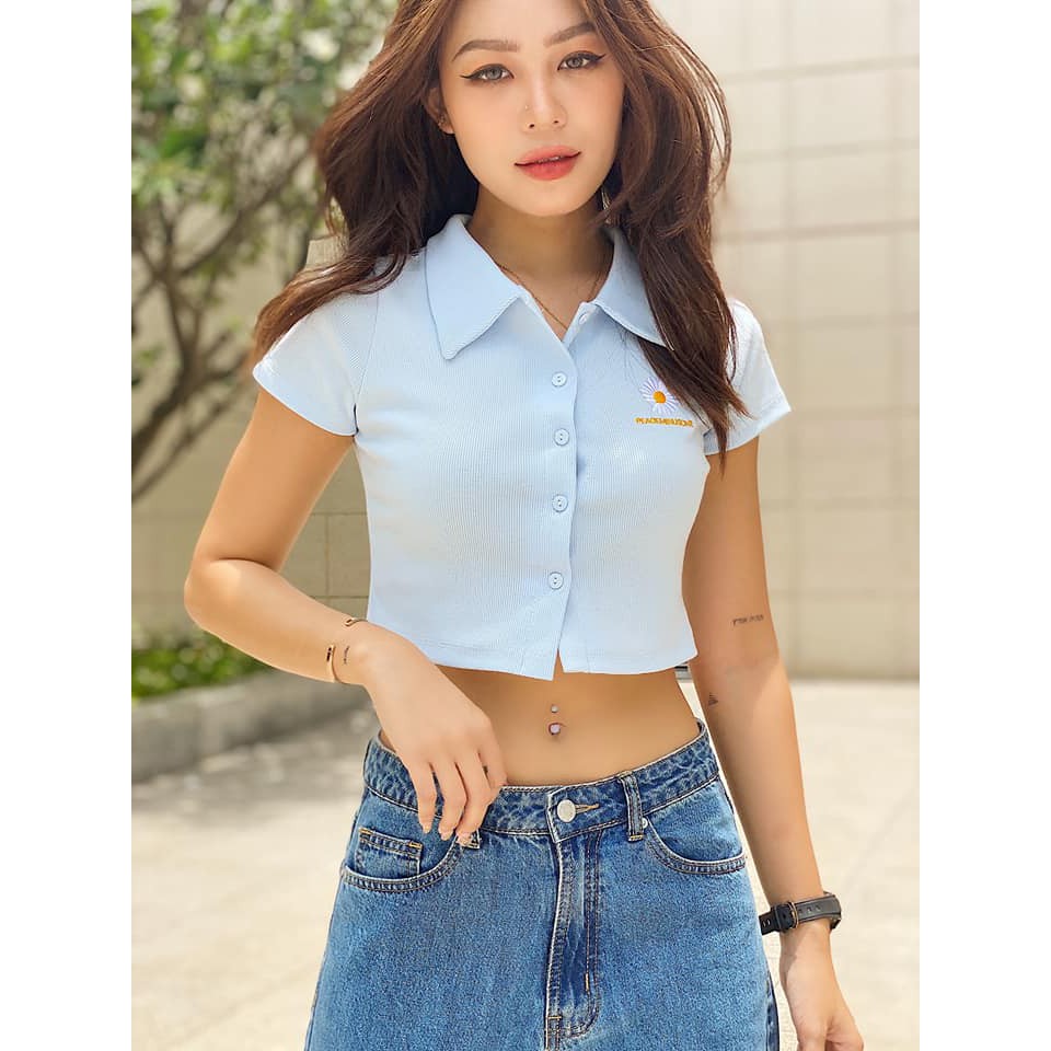 [HÀNG BÁN SHOP] ÁO THUN CROPTOP NÚT CÀI HỌA TIẾT HOA CÚC