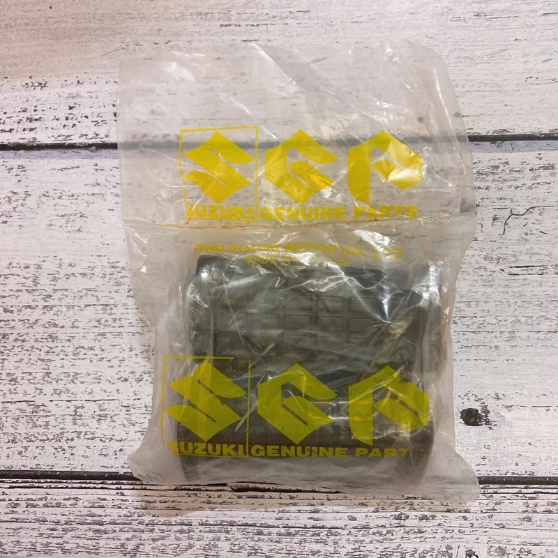 Cặp 2 cái cao su gác chân trước xe Suzuki, cao su để chân giữa xe SU