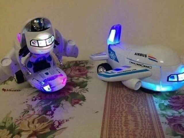 Máy bay biến hình Airbus 380, đồ chơi máy bay biến hình kích thích trí thông minh cho bé