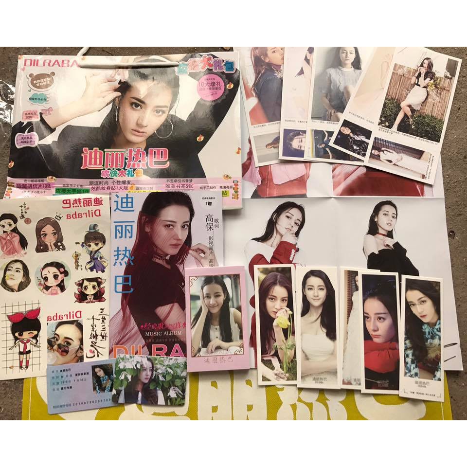 Túi quà BTS EXO có poster postcard bookmark banner huy hiệu thiếp ảnh dán album ảnh | BigBuy360 - bigbuy360.vn