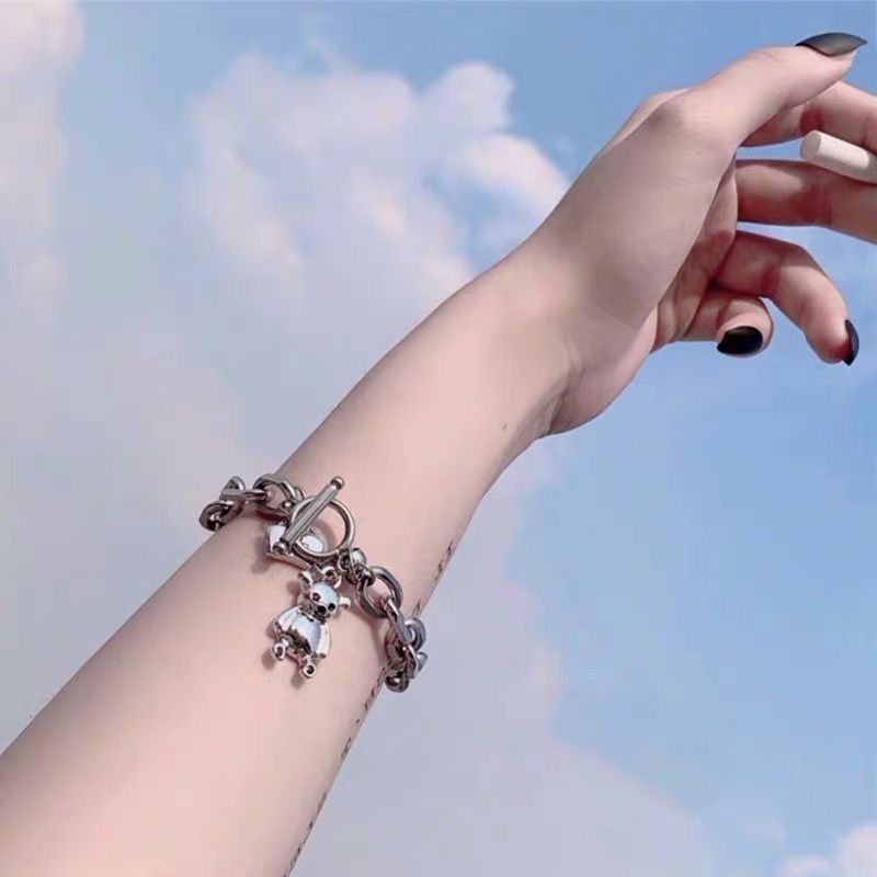 Vòng tay hợp kim hình gấu và thánh giá màu bạc thời trang sành điệu dành cho nữ