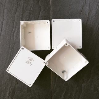 Hộp nhựa kỹ thuật kín nước, kích thước: 12x12x5, nhựa tốt, bền, rẻ đẹp và tiện ích