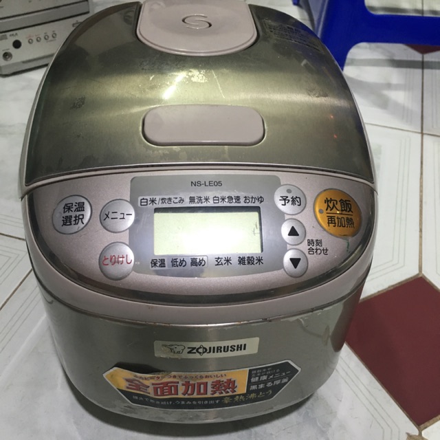Bán nồi cơm điện hàng Nhật dung tích 0,5l Zojirushi giá 700k -0989738333 Dc : P106 ngõ 27 lương đình của - đống đa - hn