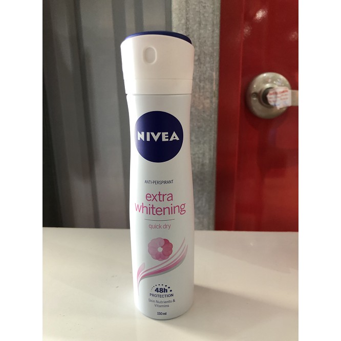 Xịt ngăn mùi nữ Nivea trắng mịn mờ vết thâm 150ml