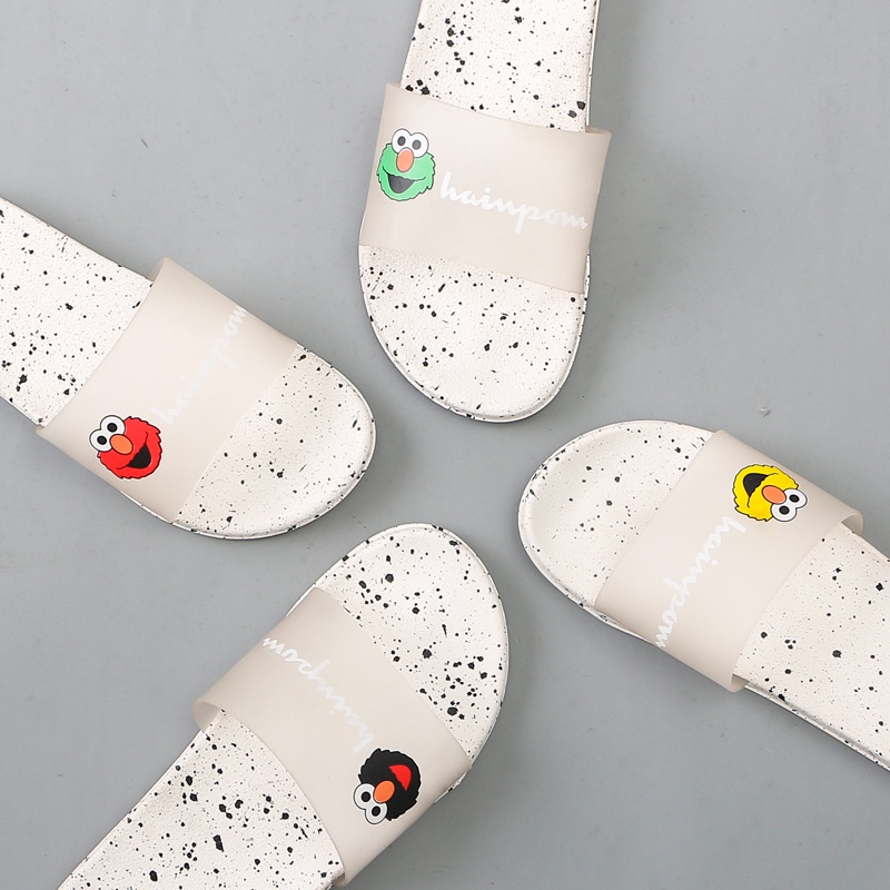 Dép bánh mì hoạt hình con gà 2 mặt cute mắt trố MKS40