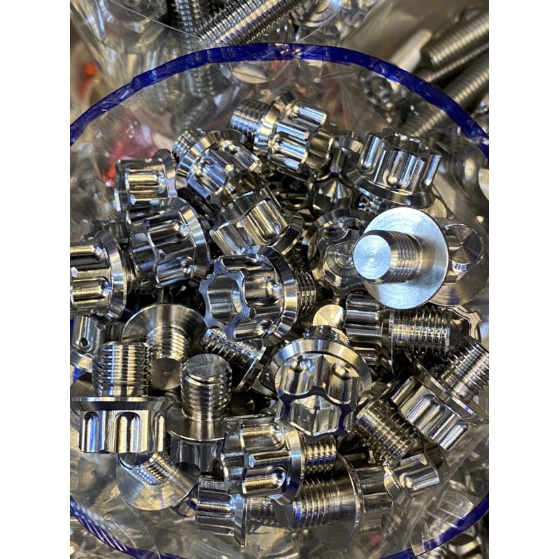 Ốc chân kính 10li TBT inox 304 mẫu V1