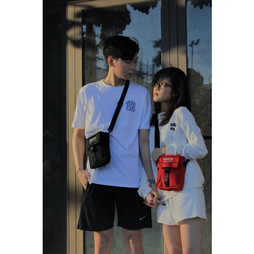 Túi đeo chéo mini thời trang unisex Ben Daily Bag vải bố trượt nước, chính hãng - Black/ Red | BigBuy360 - bigbuy360.vn