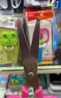 Kéo Deli 6060