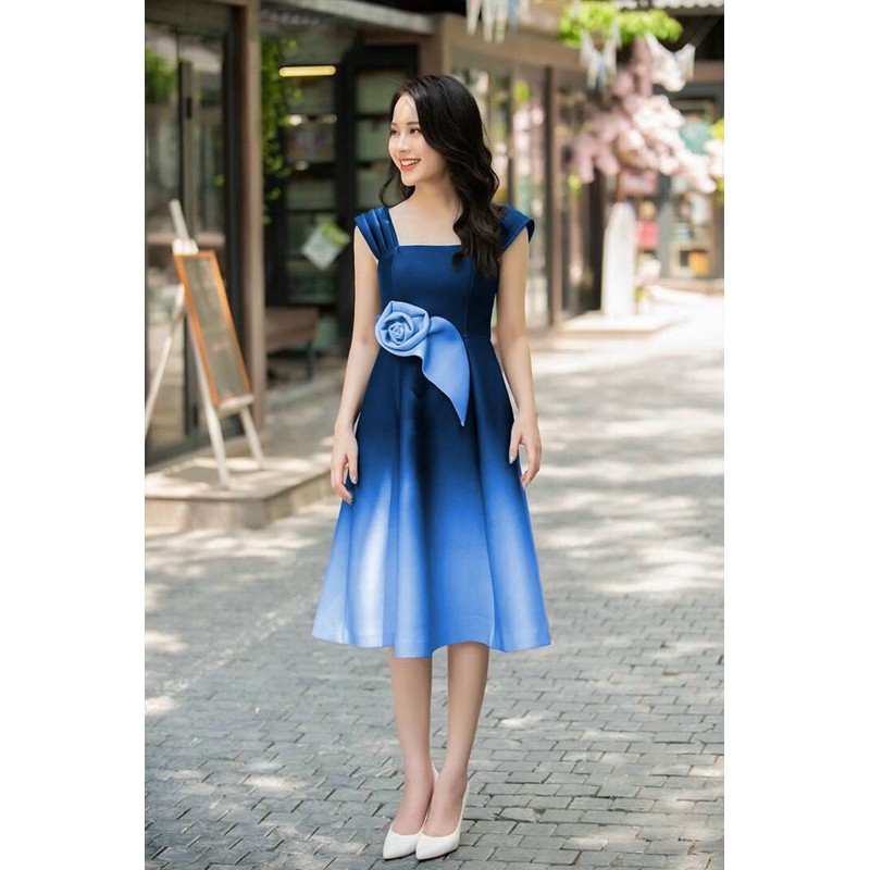 ĐẦM XOÈ OMBEF ĐÍNH HOA EO