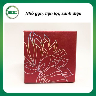 Hộp giấy đựng chuỗi đá phong thủy in hoa sen size 9x9x3cm