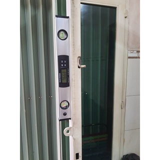 Thước thuỷ điện tử cao cấp có hít nam châm