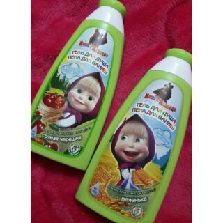 Tắm gội cho bé Masha và gấu