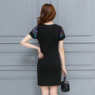 Đầm hàng nhập đính kim sa