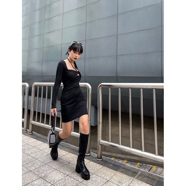 Đầm cột cổ ngắn