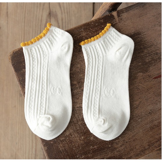 Tất cotton phối ren cổ ngắn dành cho nữ