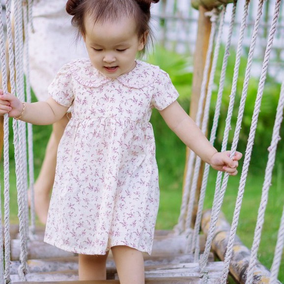 Đầm mẹ và bé BNSTYLE váy màu kem cổ sen MB43