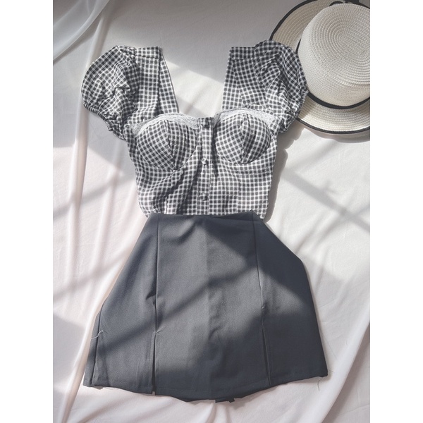 Set áo caro mút ngực phối ren nhún thun sau và quần giả váy xẻ lai alohashop91