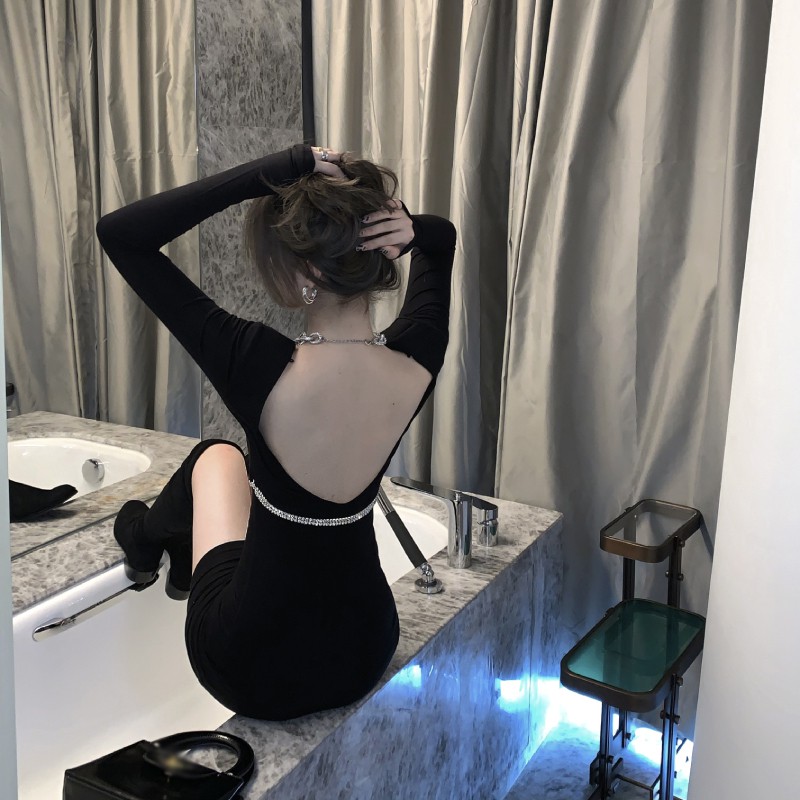 Váy ulzzang body hở lưng gắn xích sexy dài tay