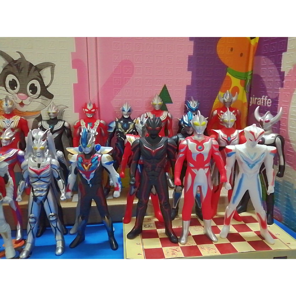 Mô hình Ultraman 23 cm ( phần 2 ) Siêu nhân điện quang