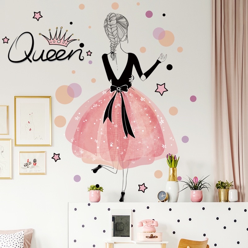Decal dán tường cô gái Queen