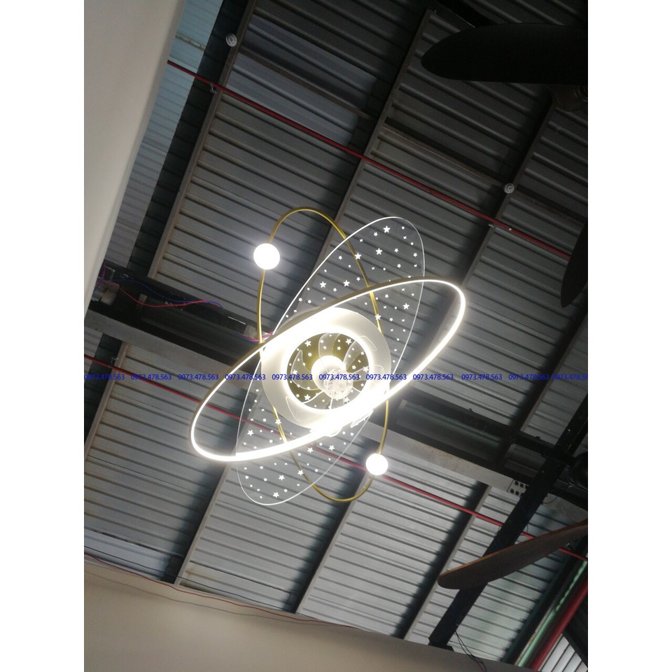 Đèn ốp trần kết hợp quạt đảo trần phong cách hiện đại, đèn Led đổi 3 màu ánh sáng có điều khiển