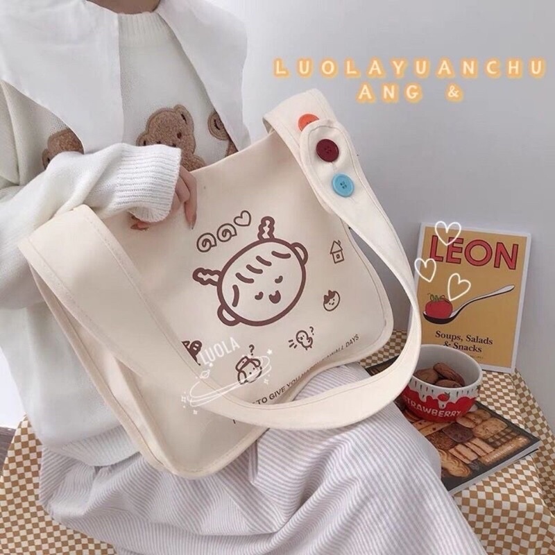 Túi đeo chéo vải hoạ tiết các hình cực xinh có nút điều chỉnh vừa A4