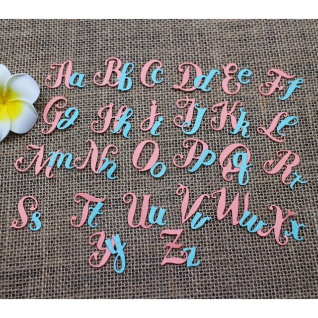 Khuôn 2 loại bảng chữ cái : In hoa và thường CH11