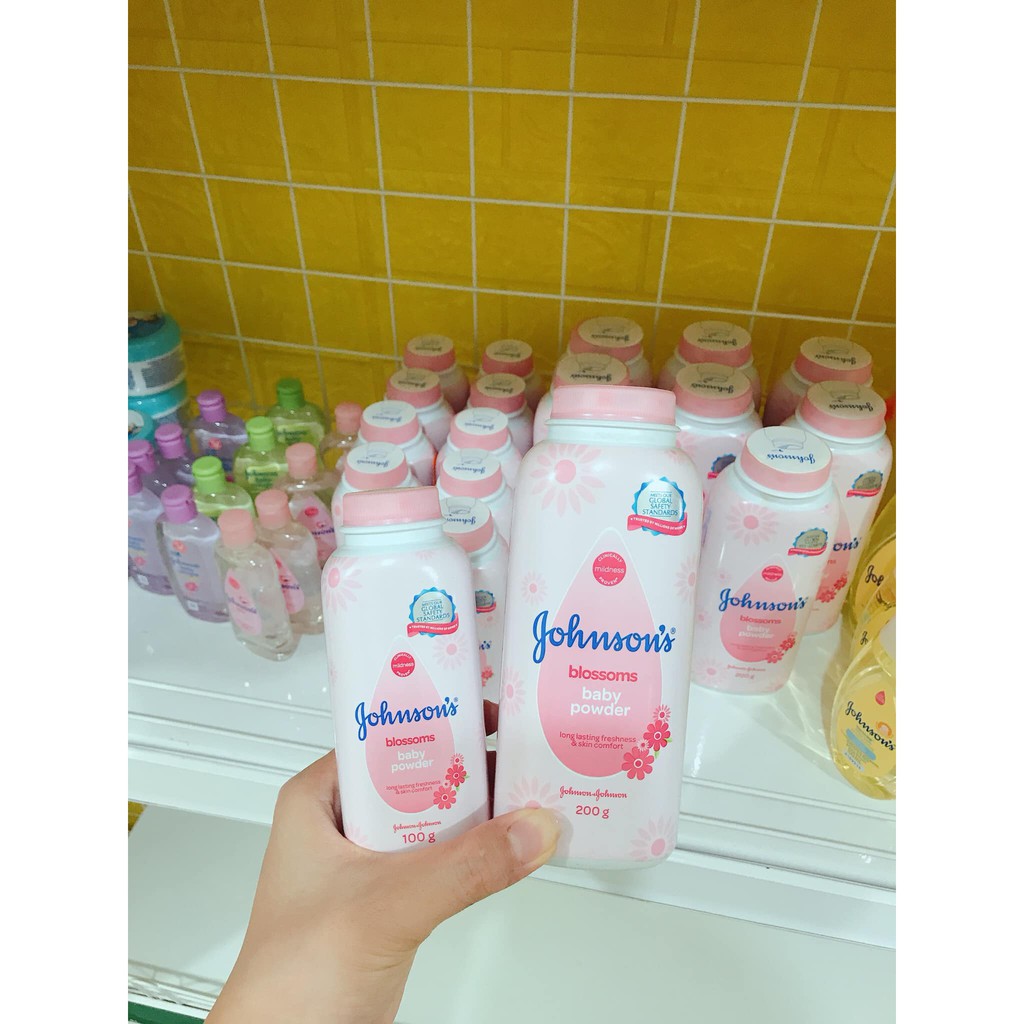 Phấn rôm Jonhson Baby