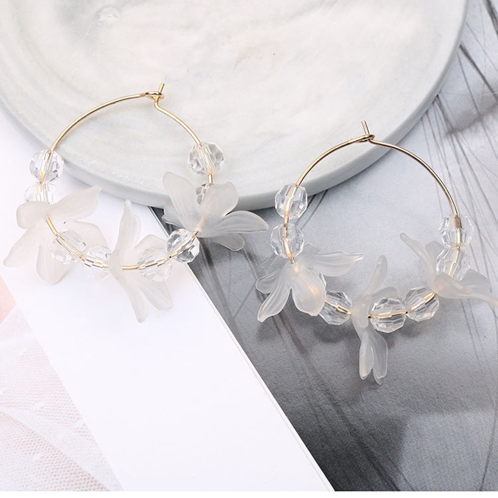 Khuyên tai tròn họa tiết cách điệu