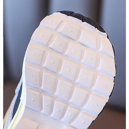 Giày thể thao lượn sóng sành điệu cho bé G820