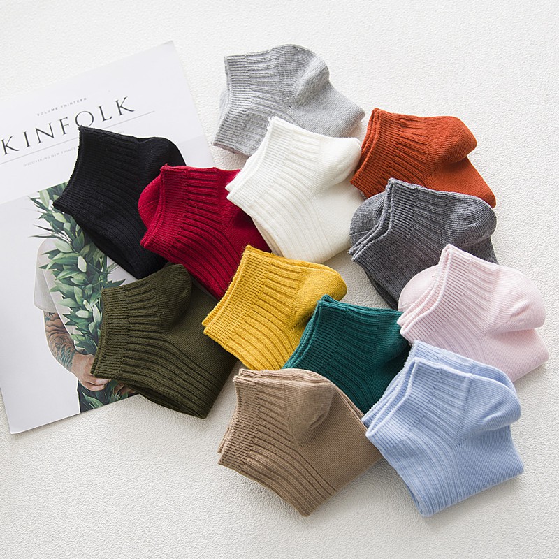 Vớ len có màu sắc xinh xắn kẻ sọc dọc 22237