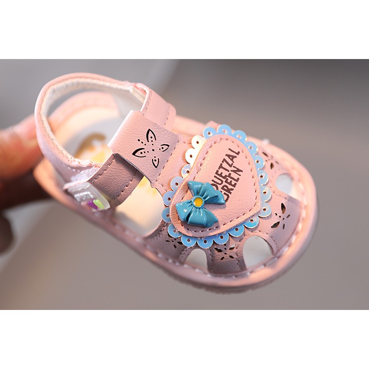 sandal giọ tập đi bé gái size 15-19 tim crecn đèn led