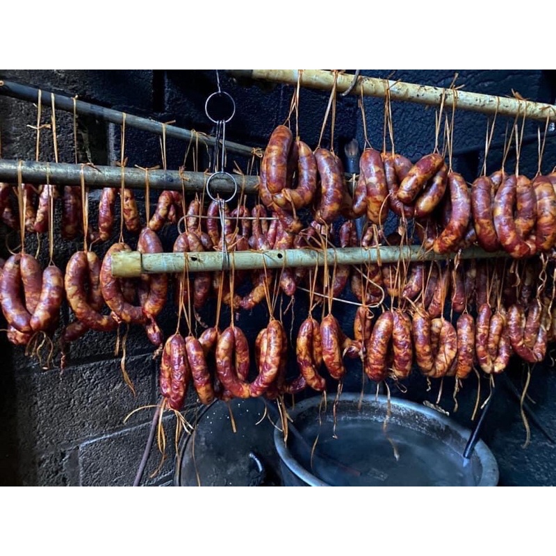 Lạp sườn thịt lợn đen.