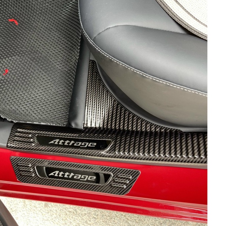 Ốp bậc cửa, Nẹp bước chân CACBON xe Mitsubishi Attrage 2016 - 2020, 2021, 2022 vân CARBON cao cấp