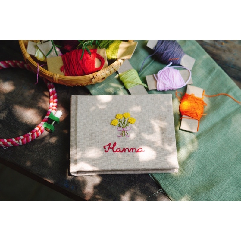 Sổ Thêu Tay 🌿 Hợp Retro 🌿 Họa tiết đơn giản thêu trên vải linen theo yêu cầu, Khổ 9x12cm, Giấy nâu Kraft, 180 trang